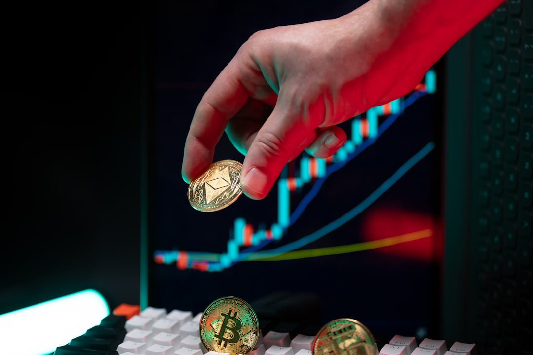 高金利通貨ランキングのイメージ：複数国の通貨コインが並ぶ写真